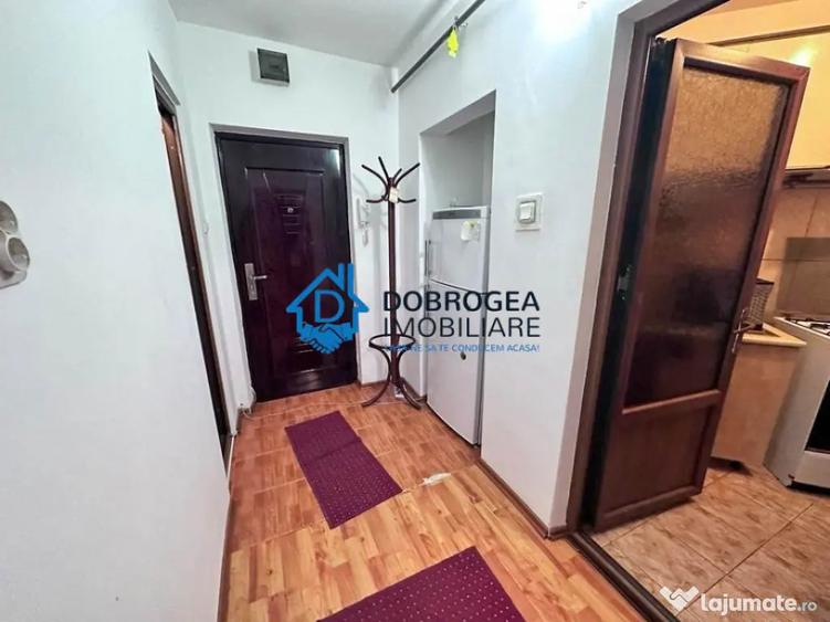 Garsonieră decomandată, mobilată în Păcii