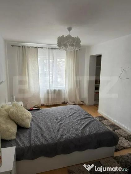 Casă cu 5 camere cu Teren 464 Mp în Unirea