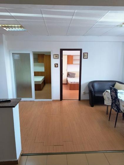 Apartament cu 3 camere decomandat în Năvodari