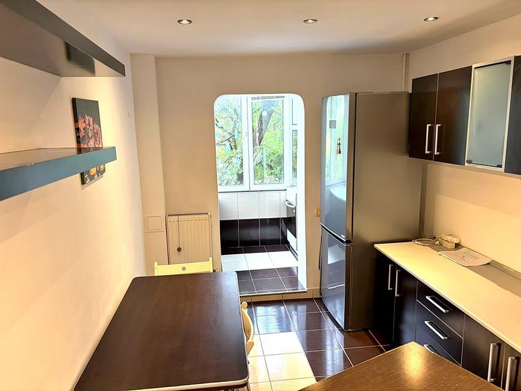 Apartament cu 2 camere decomandat în Băneasa