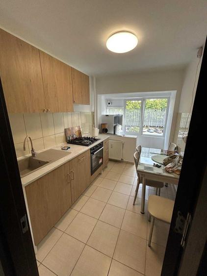 Apartament cu 3 camere decomandat în Veteranilor