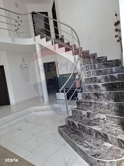 Casă cu 5 camere cu Teren 676 Mp în Bogdan Vodă