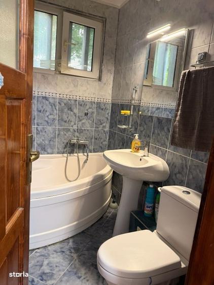 Apartament cu 3 camere decomandat în Calea București