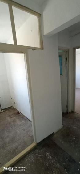 Apartament cu 4 camere decomandat în Calea București