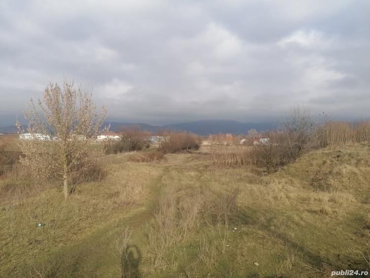 Teren de 22300 mp, în Central