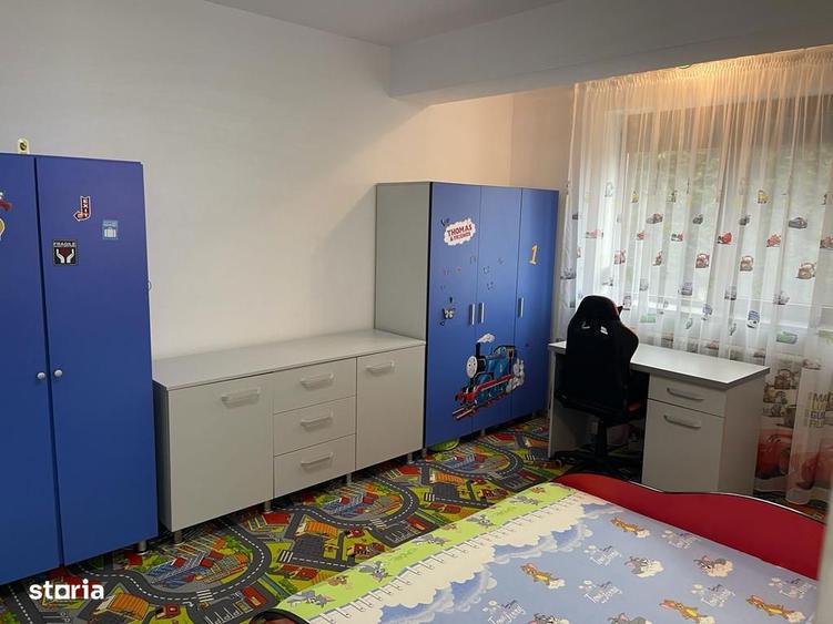 Apartament cu 3 camere, mobilat în Central