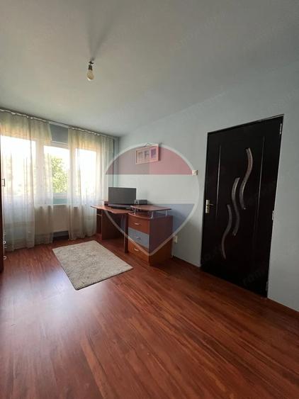 Apartament cu 2 camere semidecomandat în Cina