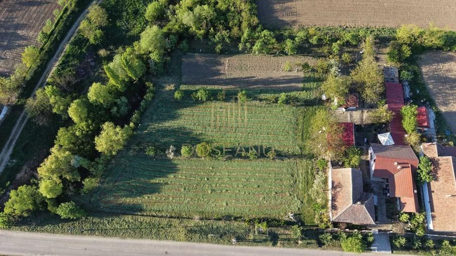 Casă individuală cu 6 camere cu Canalizare în Ciumeghiu