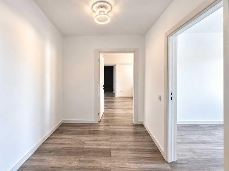 Apartament cu 3 camere semidecomandat în Gorjului