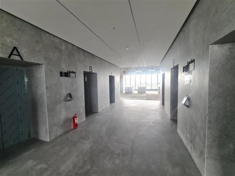 Spatii de inchiriat in cladirea Oslo BC - 2 minute acces Metrou - 8