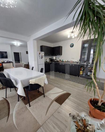 Casa/Spatiu Comercial, 620 mp, pe 3 nivele: demisol, parter, - 15