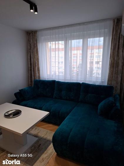 Apartament cu 2 camere semidecomandat în Centrul Civic