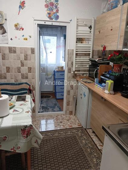 Vand apartament 2 camere et 4 semidecomandat Constanta