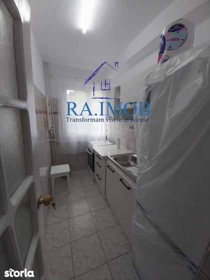 Apartament 2 camere, et 2/4, Aleea Ciucului - 49500 euro negociabil - 9