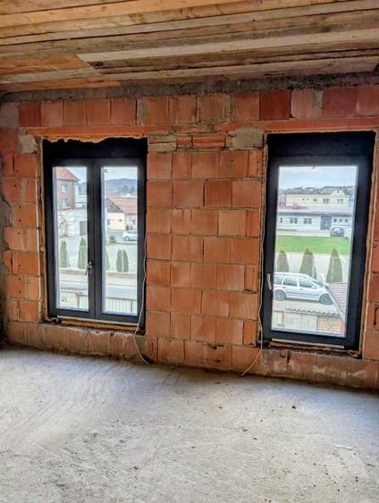 Proprietate de colt 2 intrari din strazi diferite intimitate rara - 8