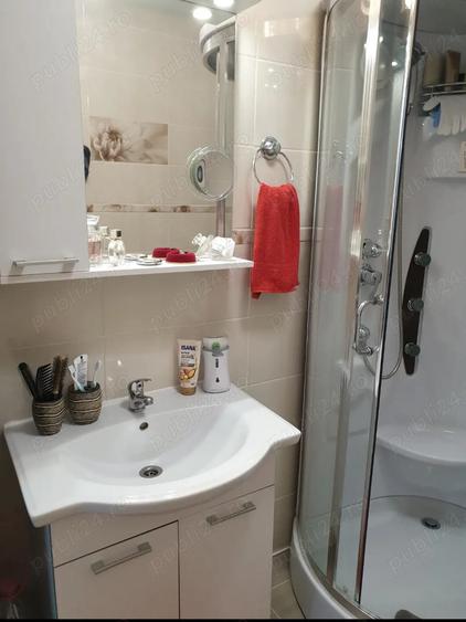 Apartament cu 3 camere de inchiriat - 1