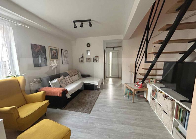 Triplex de vanzare Utvin 85mp 4 camere 2 bai 270mp teren - 1