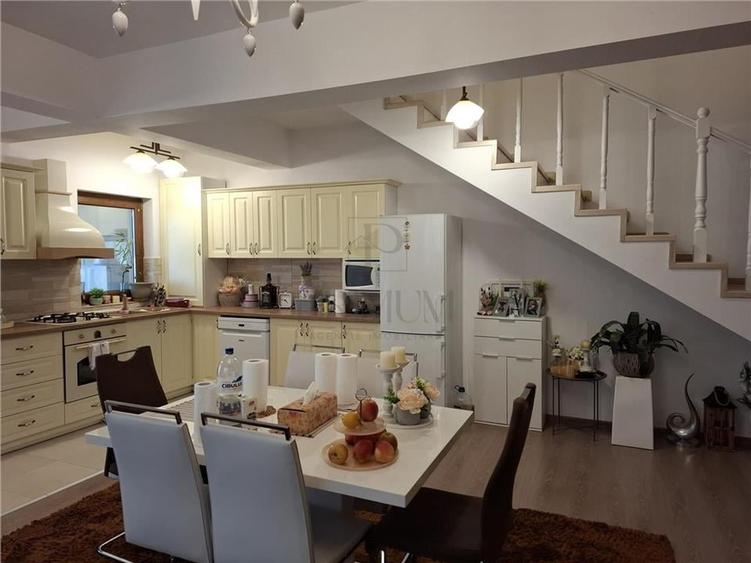 Duplex mobilat utilat - teren generos - asfalt - 2