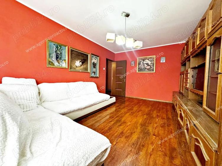 Apartament cu 2 camere decomandat, la etajul 1, in Piata Centrala. - 2