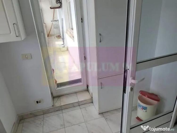 Apartament pe bd Decebal, stradal, - 9