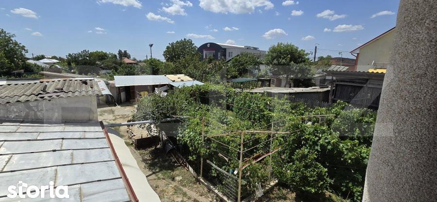 Gospodarie completa, ideala pentru familie, in zona Carcea - Primarie - 1
