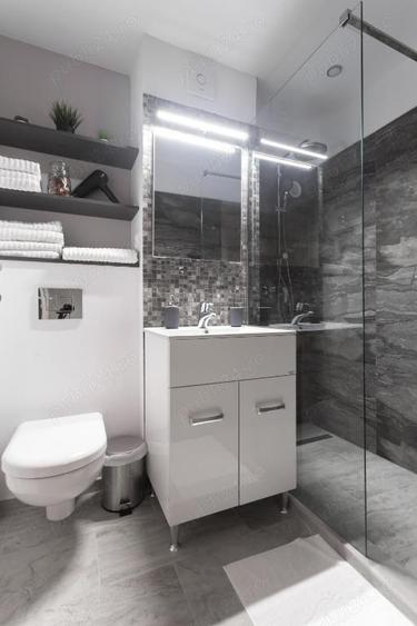 Proprietar vand apartament 3 camere renovat zona Marasti, bloc turn - 10