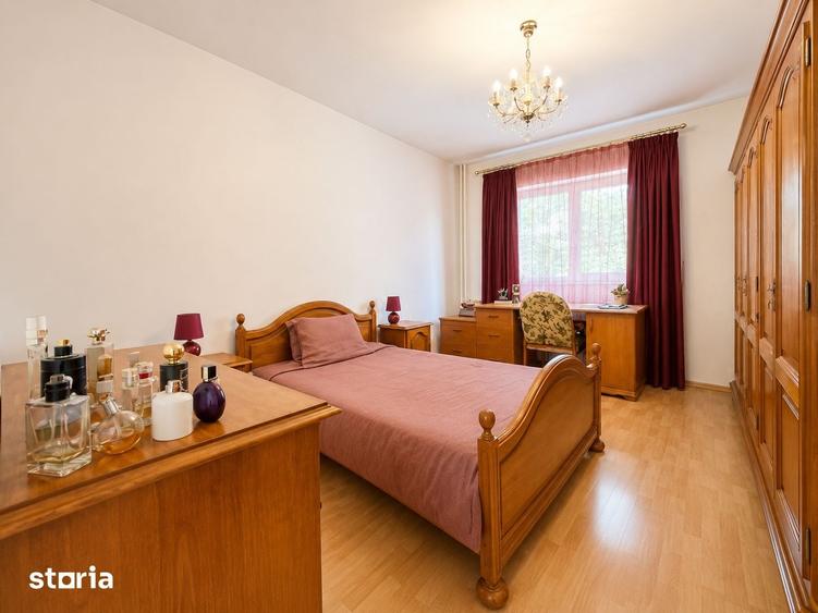 Apartament cu 3 camere decomandat în Văcăresti