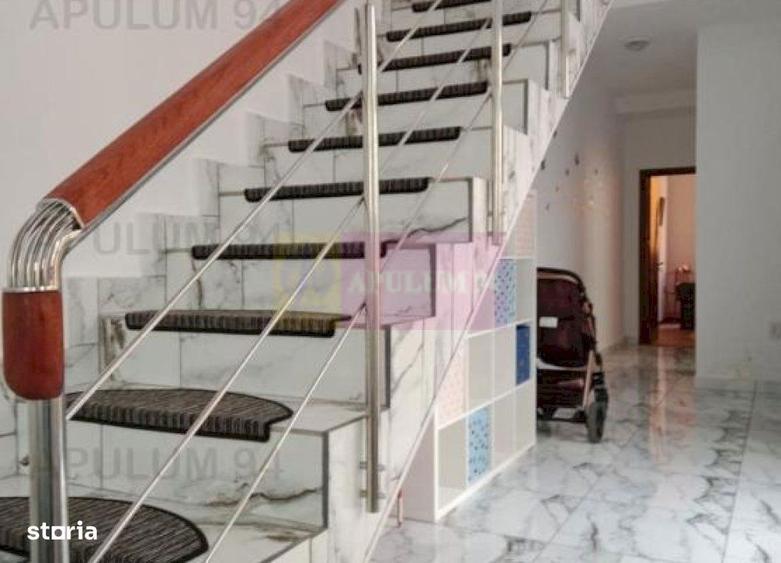 Casă cu 4 camere cu Teren 220 Mp în Vitan