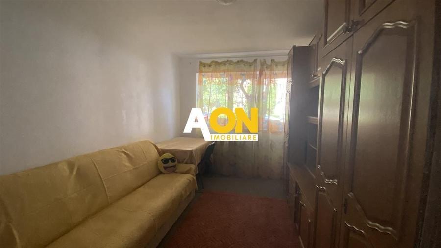 Apartament 3 camere, decomandat Cetate - 4