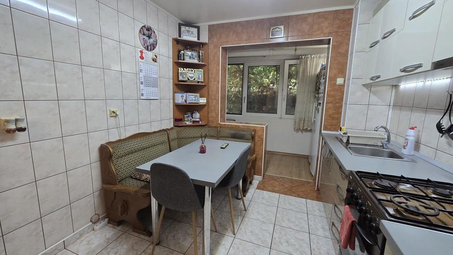 Apartament 3 camere, Oltenita, parter, curte, boxa - 1