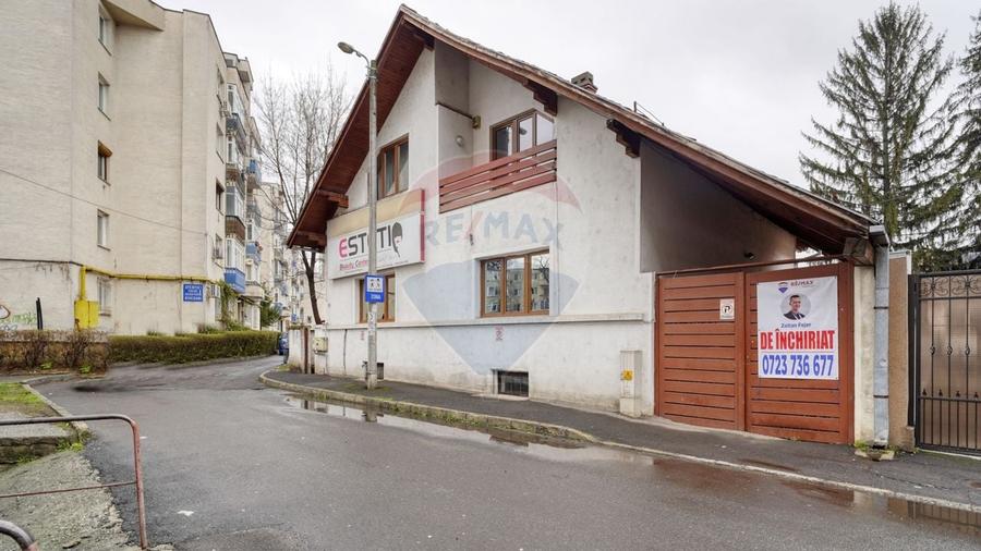 Casă / Vilă cu 9 camere de închiriat în zona Centrul Civic! - 1