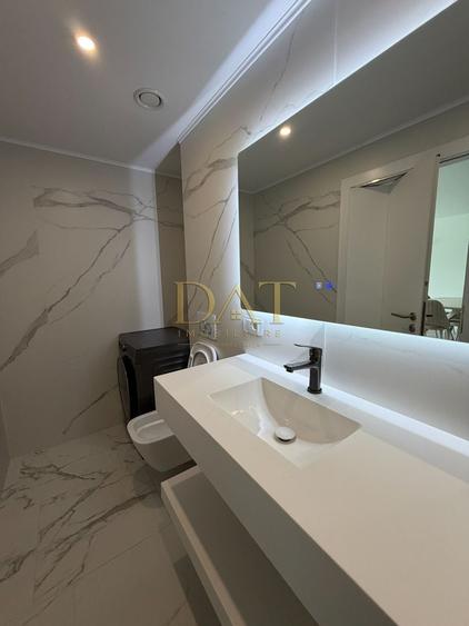 Apartament cu 3 camere în Zorilor
