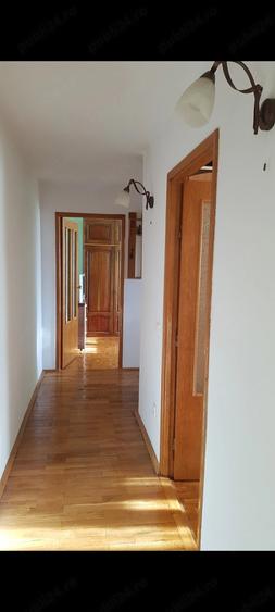 Apartament cu 3 camere semidecomandat în Bosanci