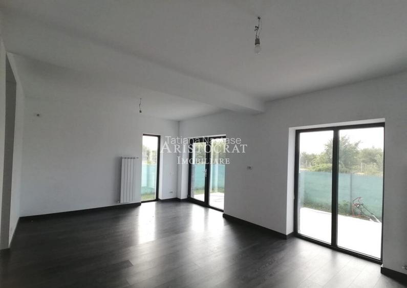 Duplex proximitate lac Corbeanca