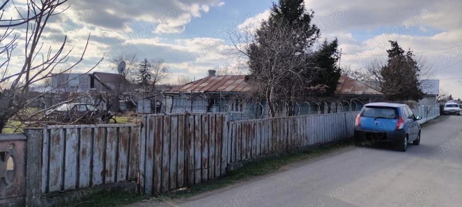 Teren intravilan + casa batraneasca - 2