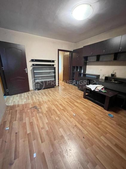 Etaj 2!  Apartament 2 camere 40mp - Pacurari,  CT - 2