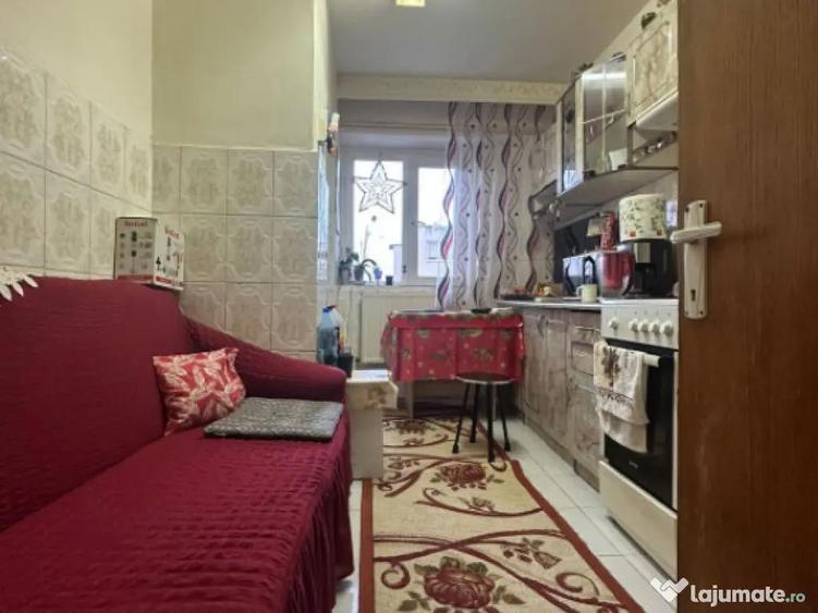 Apartament 4 camere decomandat, C. Calarasilor-Viziru 3. - 9