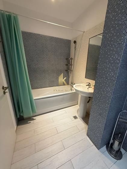 De vanzare apartament decomandat cu 4 camere  in Baneasa - 14