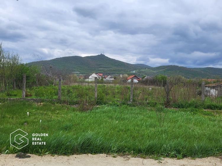 Teren intravilan, comuna Siria - 1