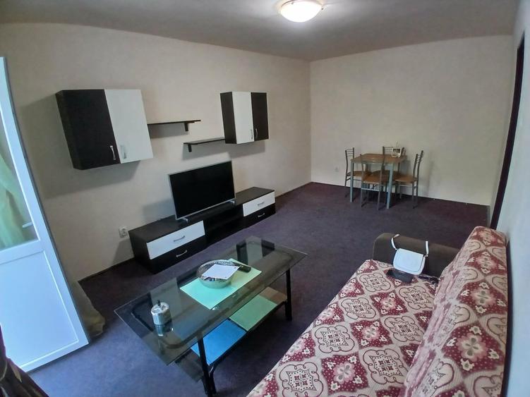 Apartament cu 2 camere decomandat în Casa de Cultură