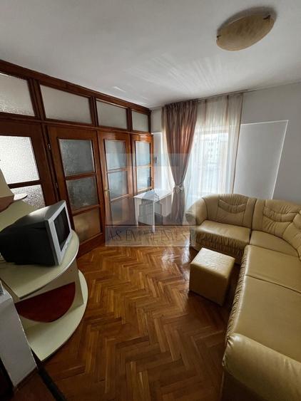 Apartament 4 camere mobilat/utilat - zona Grivitei - 4