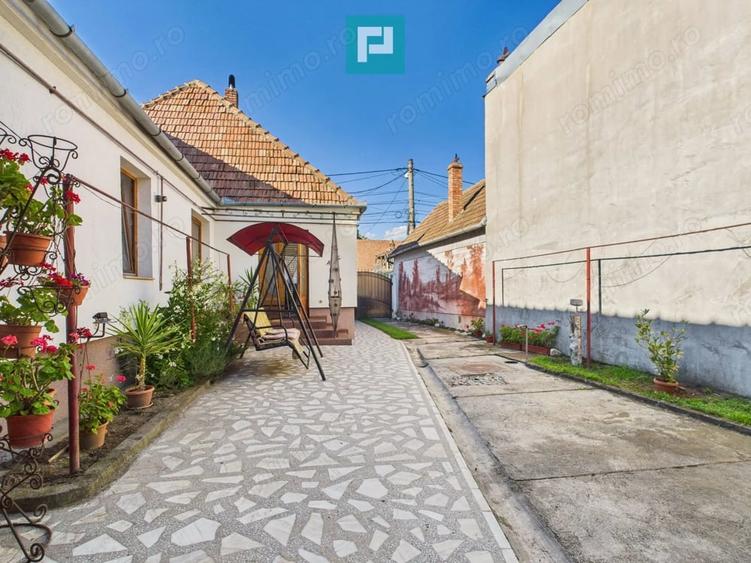 Casă cu 4 camere cu Teren 1007 Mp în Central