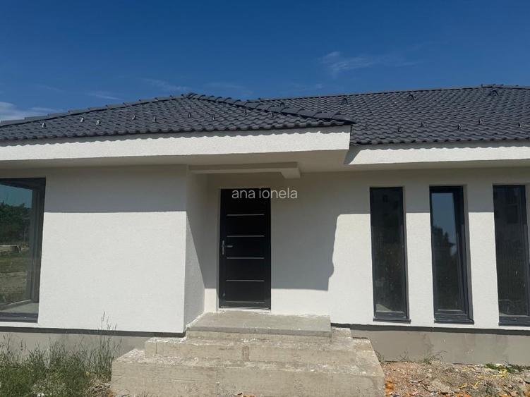 CASĂ DE VÂNZARE CU REGIM DE ÎNĂLȚIME PARTER