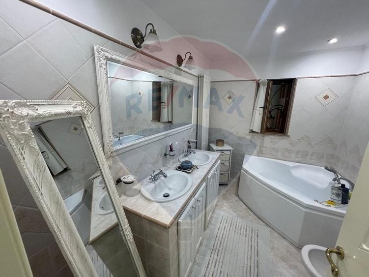 Apartament cu 4 camere de vanzare in zona Exterior Est - 2