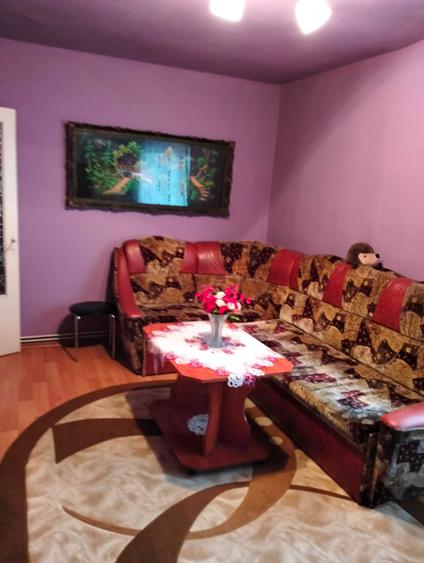 Apartament cu 3 camere ,Medias str Vaslui Nr 1 bloc 16 sc A etaj4.Mai multe detalii in privat 0sapte5opt54sapte4sasedoi.Mai multe detalii in privat - 5