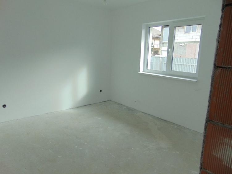 FARA COMISIOANE casa cu 4 camere 2 bai PARTER cu placa pod terasa merita vazuta - 35