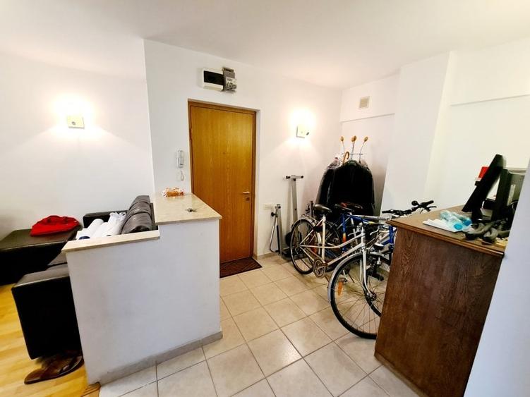 2 camere Sala Palatului bloc 1960 etajul 2/8 50 mp balcon - 4