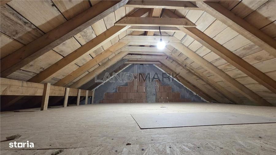 Casă cu 5 camere cu Teren 280 Mp în Ghiroda