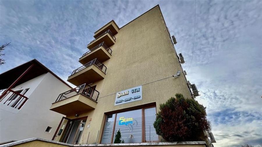 Birou, de 2,490 mp, în Central