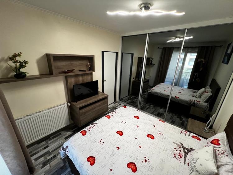 Apartament cu 2 camere semidecomandat, mobilat în Central — fotografia 3